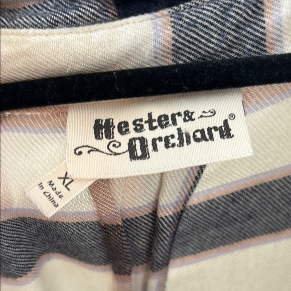 Plaid Loose fit Button-Up Shirt - Picture 4 of 4